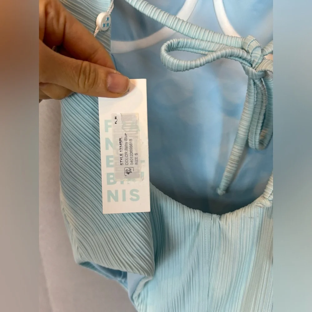✨2XHP✨Frankie’s Bikinis Lorelai Underwire Tie Back One-Piece Swimsuit- Sz Small